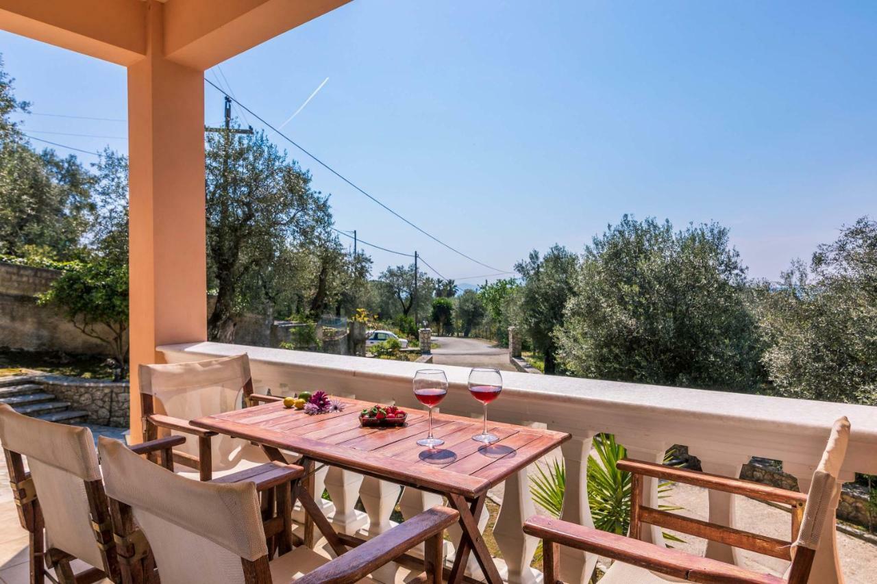 The Olive Grove Cottage By Konnect - 2,5Km From Ipsos Exterior photo